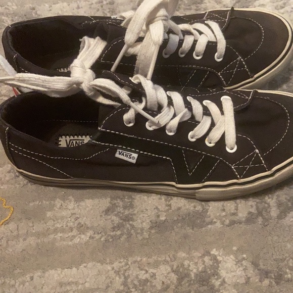 Vans - Picture 2 of 3